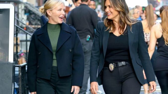 Mariska & Kelli on set of SVU