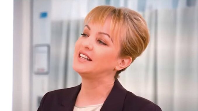 wendi-mclendon-covey-s-joyce-smi