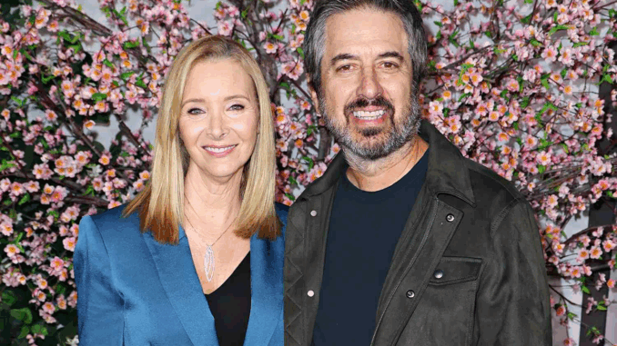 ray-romano-lisa-kudrow-121024-4b