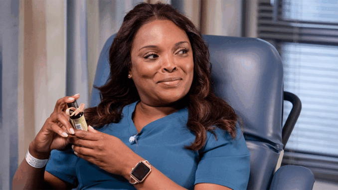 Marlyne-Barrett-as-Maggie-in-Chi