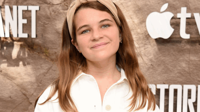 Raegan-Revord-Iain-Armitage-0407