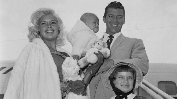 Law-Order-SUV-Mariska-Hargitay-Poses-With-Bio-Dad-Siblings-in-RARE-Photos-2025-07-03T100841.091Z.jpg Law & Order SUV Mariska Hargitay Poses With Bio Dad & Siblings in RARE Photos