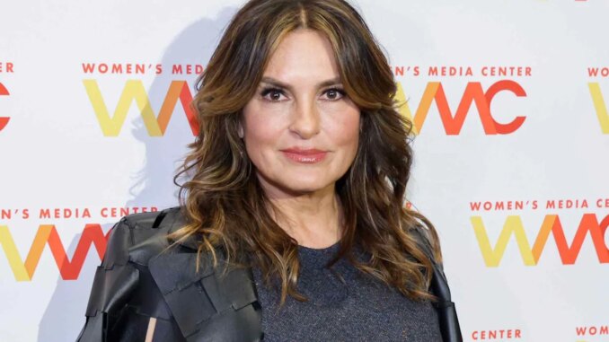 Mariska-Hargitays-Heartfelt-Reunion-with-Chris-Meloni-Sparked-Fan-Frenzy-2025-07-24T074318.253Z.jpg Mariska Hargitay’s Heartfelt Reunion with Chris Meloni Sparked Fan Frenzy