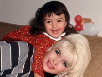 The beauty of Mariska Hargitay and her mother Jayne Mansfield