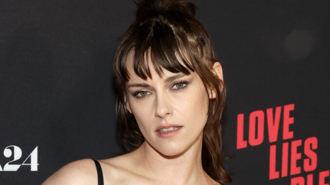 Kristen-Stewarts-debut-film-about-addiction-gets-four-minute-standing-ovation-at-Cannes-2025-08-25T103602.001Z.jpg Kristen Stewart's debut film about addiction gets four minute standing ovation at Cannes