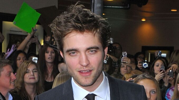 Robert-Pattinsons-fiancee-suffers-from-inguinal-hernia-from-wearing-tight-pants-2025-08-22T075628.165Z.jpg Robert Pattinson's fiancee suffers from inguinal hernia from wearing tight pants