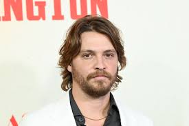 Luke Grimes Returns as Kayce Dutton in New Yellowstone Spinoff Y Marshals md07