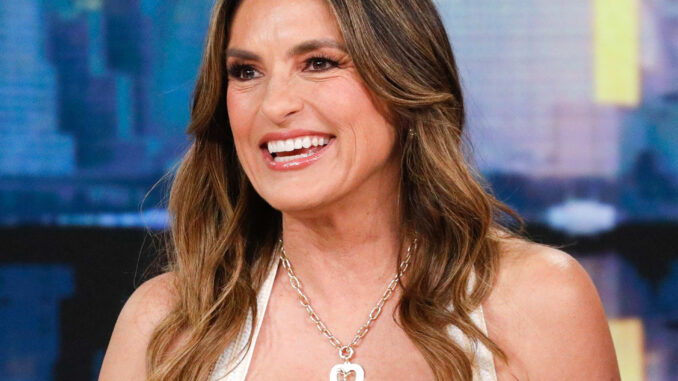 Mariska Hargitay Opens Up About Balancing Motherhood and Acting md07