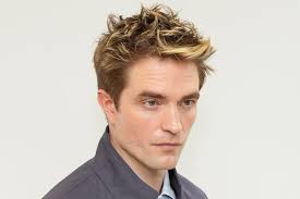 Pattinson Teams Up with Denzel Washington in Heist Thriller Here Comes the Flood md07