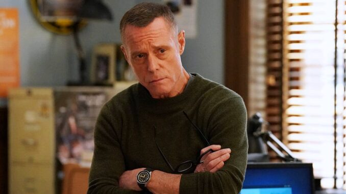 jason-beghe-as-hank-voight-in-ch