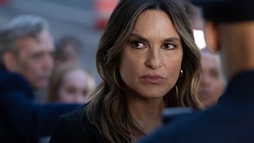 Behind the scenes SVU never revealed Mariska Hargitay once tore up her relationship with a co worker? md07