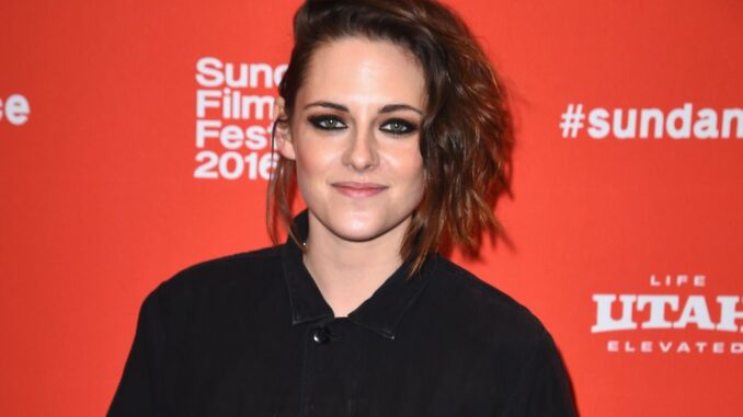 Kristen Stewart’s Most Shocking Red Carpet Moments md07