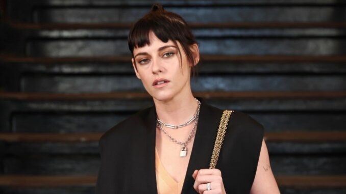 Why Kristen Stewart Felt Bad For The Twilight Sequel's Directors md07