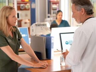 Hannah denies being ambivalent CM S11E01 728x410