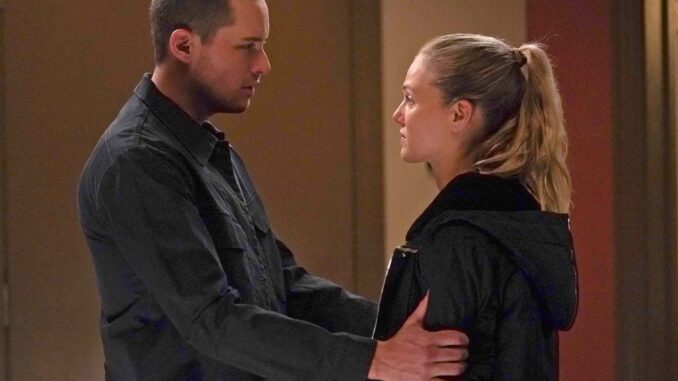 Jesse Lee Soffer Tracy Spiridakos relationship all about Chicago P.D. romance 02 8c19b4e843794bf79bcf9b0378af1bdf