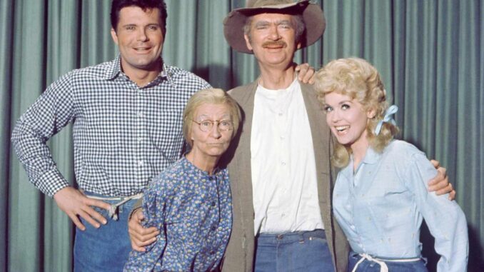 THE BEVERLY HILLBILLIES Max Baer Jr Irene Ryan Buddy Ebsen Donna Douglas 022426 tout a32dffb93f964d84800910dc196d49c8