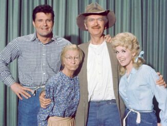 THE BEVERLY HILLBILLIES Max Baer Jr Irene Ryan Buddy Ebsen Donna Douglas 022426 tout a32dffb93f964d84800910dc196d49c8