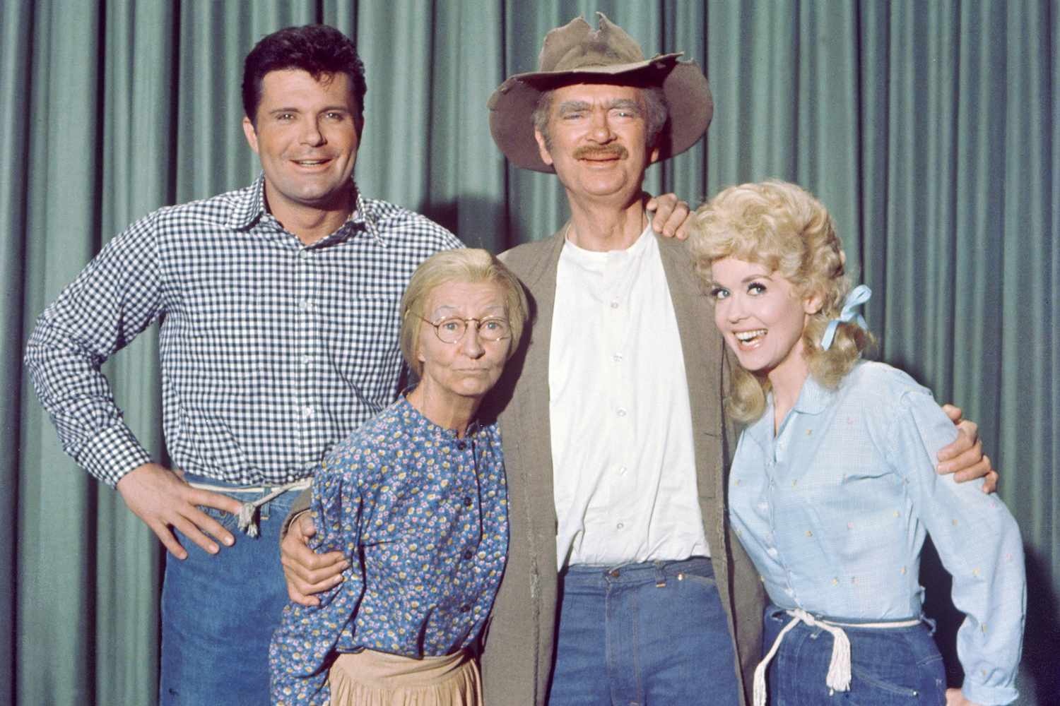 THE BEVERLY HILLBILLIES Max Baer Jr Irene Ryan Buddy Ebsen Donna Douglas 022426 tout a32dffb93f964d84800910dc196d49c8