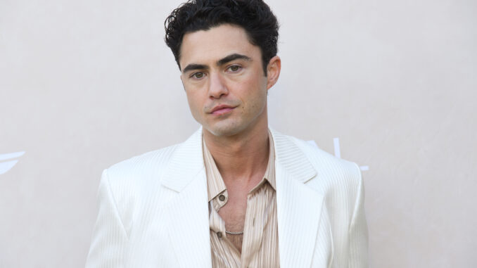 Darren barnet